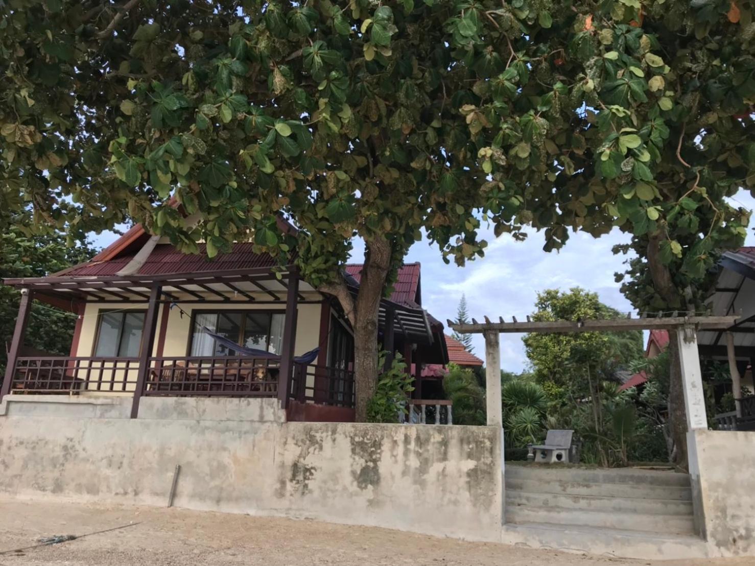 Jungle Hut Bungalows&Hotel Haad Chao Phao Zimmer foto